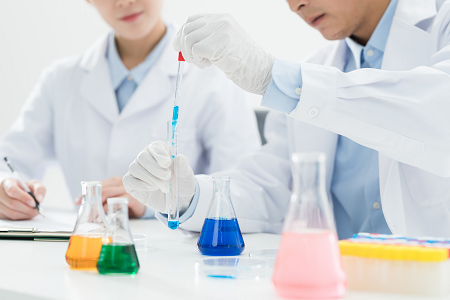 Tutvustame SARS-CoV-2 / FLU A ja B / RSV antigeeni kiirtesti komplekti